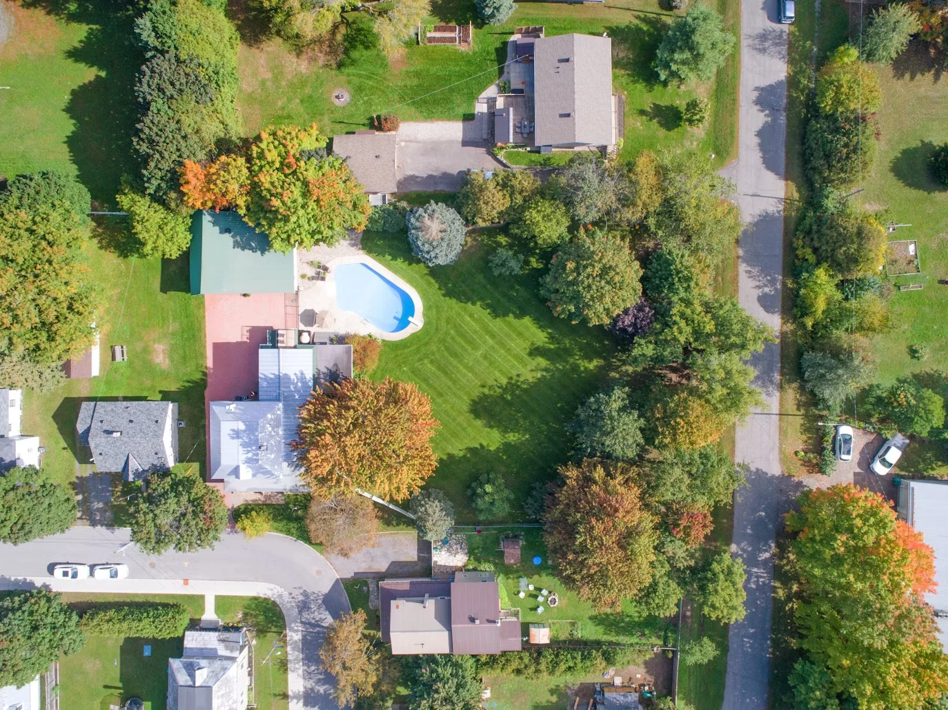 LMI vs. waiting — a side-by-side comparison of entering the property market now with LMI versus waiting to save a 20% deposit.